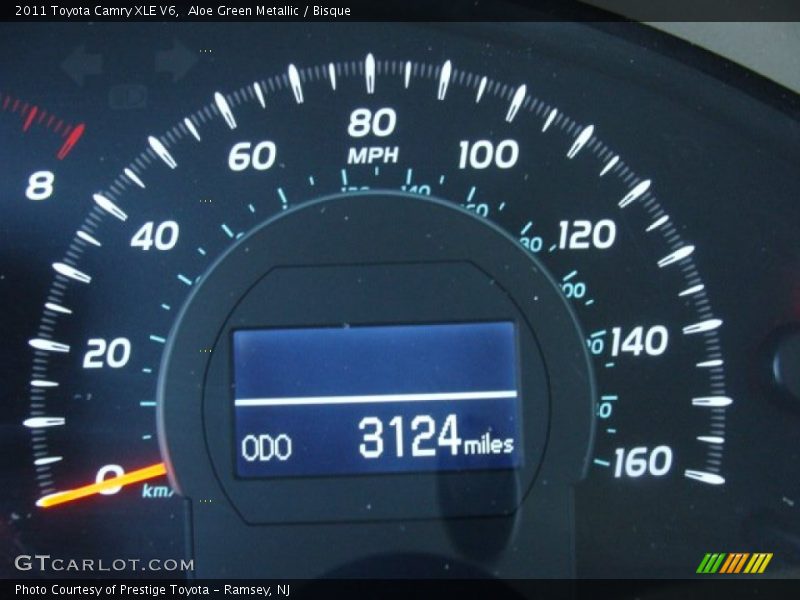 Aloe Green Metallic / Bisque 2011 Toyota Camry XLE V6