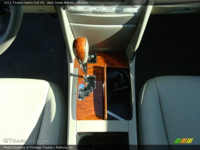 Aloe Green Metallic / Bisque 2011 Toyota Camry XLE V6