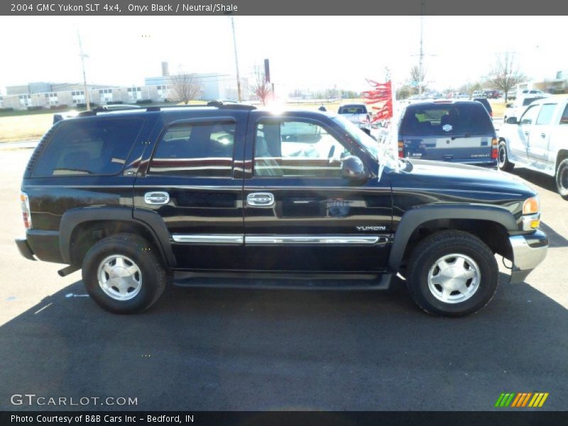 Onyx Black / Neutral/Shale 2004 GMC Yukon SLT 4x4