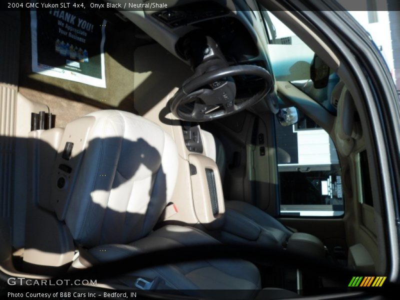 Onyx Black / Neutral/Shale 2004 GMC Yukon SLT 4x4