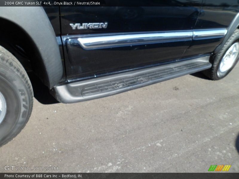 Onyx Black / Neutral/Shale 2004 GMC Yukon SLT 4x4