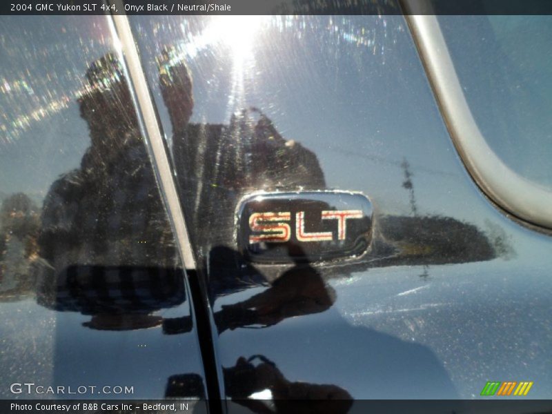 Onyx Black / Neutral/Shale 2004 GMC Yukon SLT 4x4