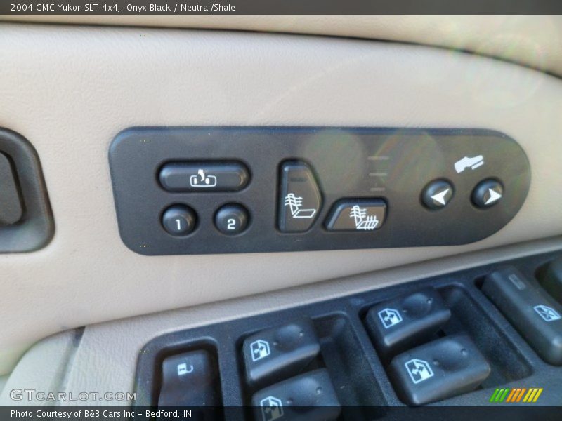 Onyx Black / Neutral/Shale 2004 GMC Yukon SLT 4x4