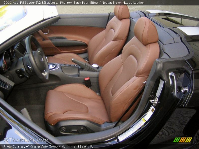 Front Seat of 2011 R8 Spyder 5.2 FSI quattro