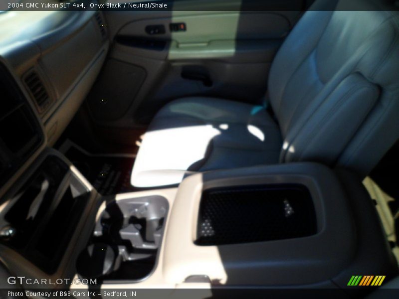 Onyx Black / Neutral/Shale 2004 GMC Yukon SLT 4x4