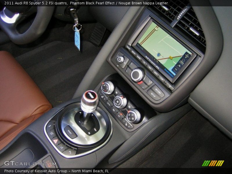 Controls of 2011 R8 Spyder 5.2 FSI quattro