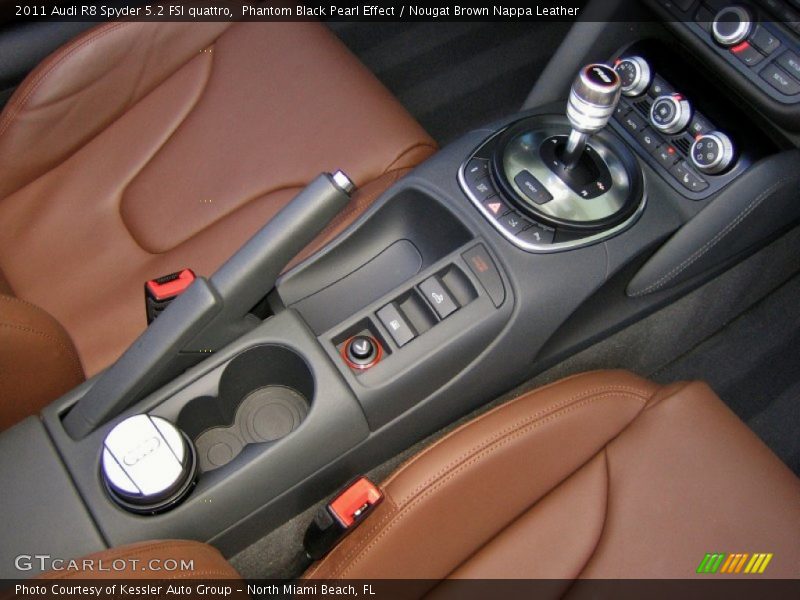 Controls of 2011 R8 Spyder 5.2 FSI quattro