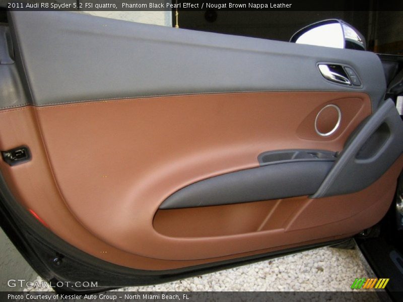 Door Panel of 2011 R8 Spyder 5.2 FSI quattro