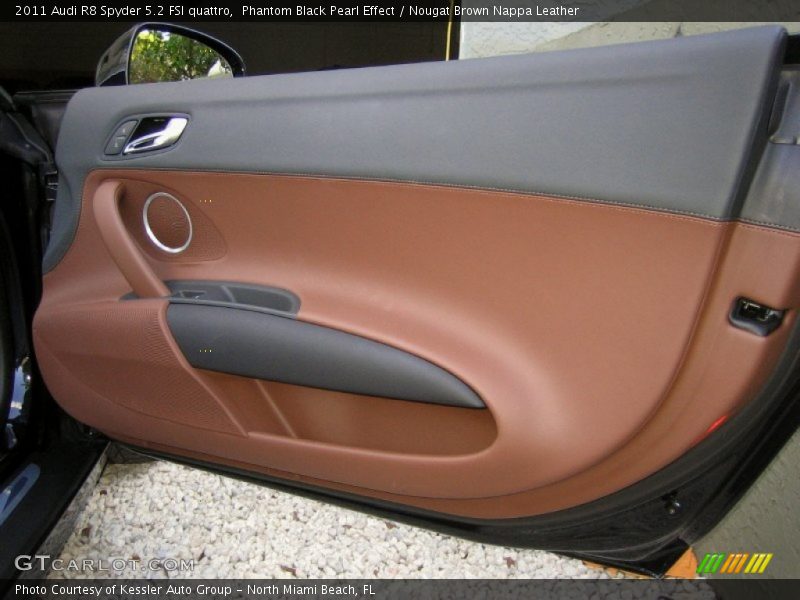 Door Panel of 2011 R8 Spyder 5.2 FSI quattro