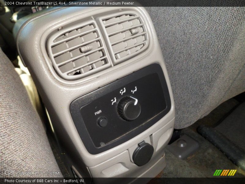 Silverstone Metallic / Medium Pewter 2004 Chevrolet TrailBlazer LS 4x4
