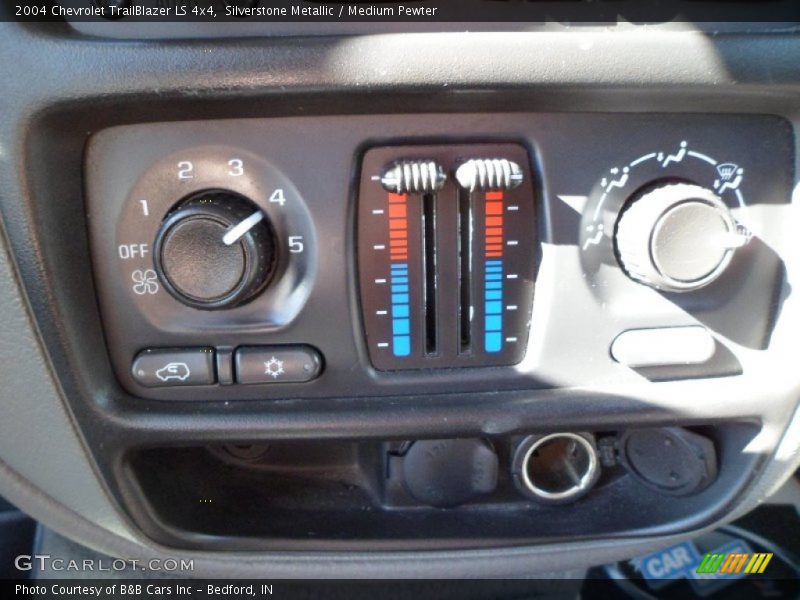 Silverstone Metallic / Medium Pewter 2004 Chevrolet TrailBlazer LS 4x4