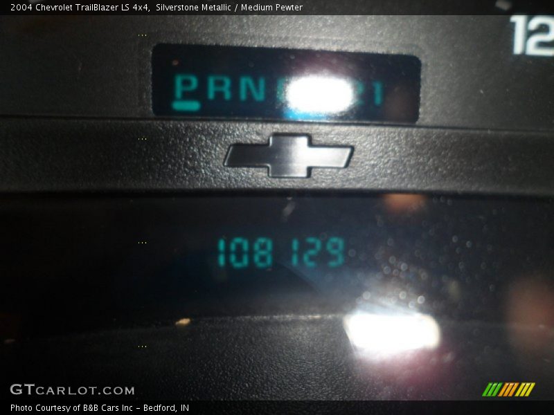 Silverstone Metallic / Medium Pewter 2004 Chevrolet TrailBlazer LS 4x4
