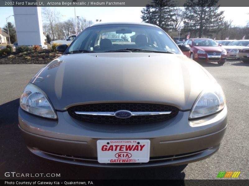 Arizona Beige Metallic / Medium Parchment 2002 Ford Taurus LX