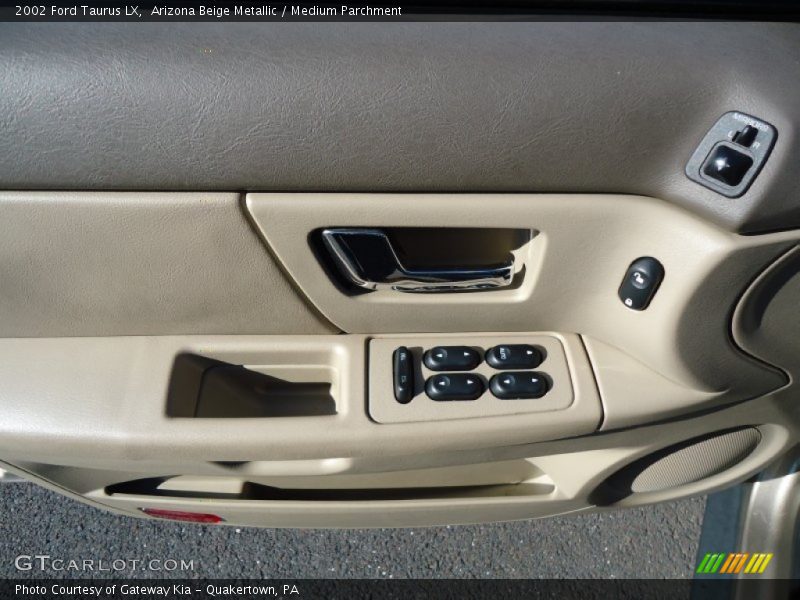Arizona Beige Metallic / Medium Parchment 2002 Ford Taurus LX