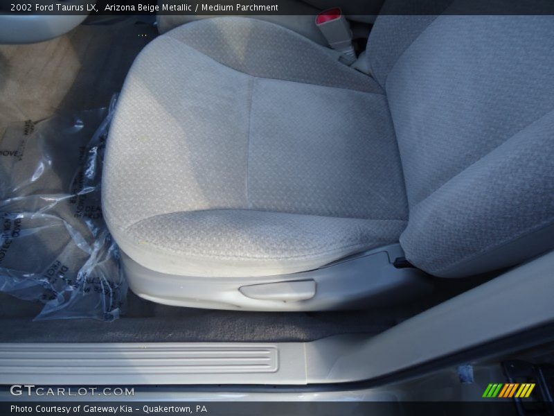 Arizona Beige Metallic / Medium Parchment 2002 Ford Taurus LX