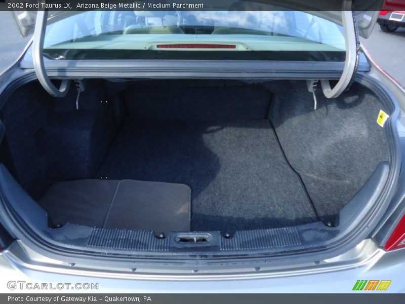 Arizona Beige Metallic / Medium Parchment 2002 Ford Taurus LX