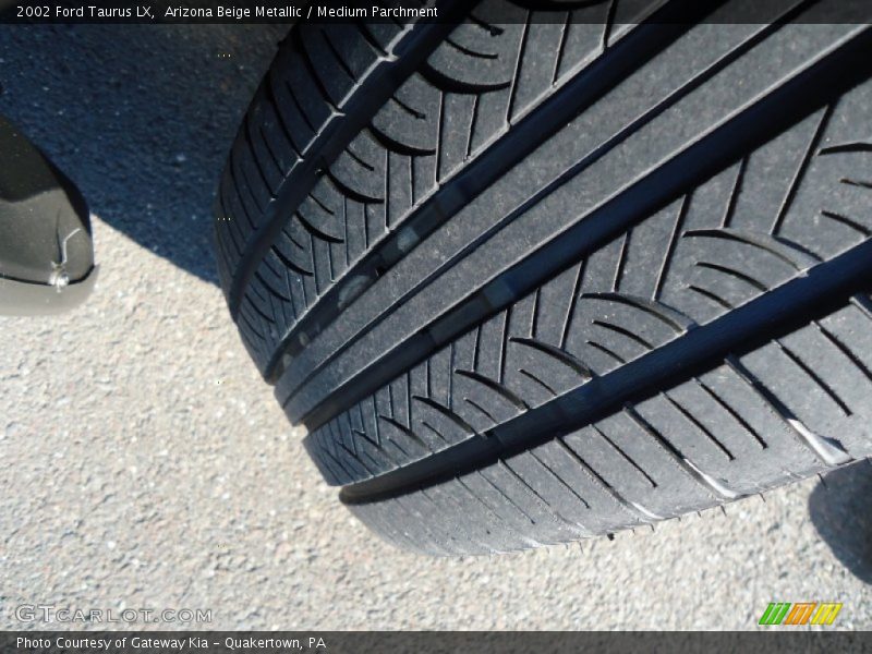 Arizona Beige Metallic / Medium Parchment 2002 Ford Taurus LX