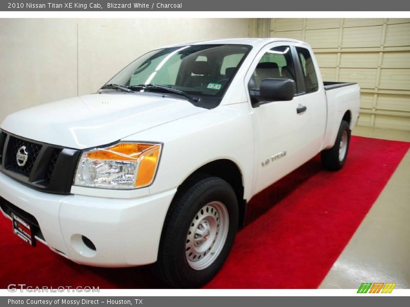 Blizzard White / Charcoal 2010 Nissan Titan XE King Cab