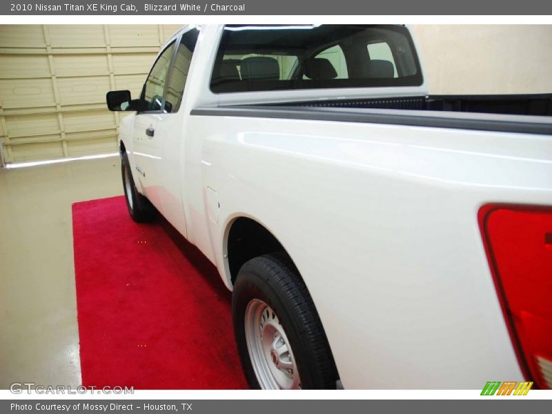 Blizzard White / Charcoal 2010 Nissan Titan XE King Cab