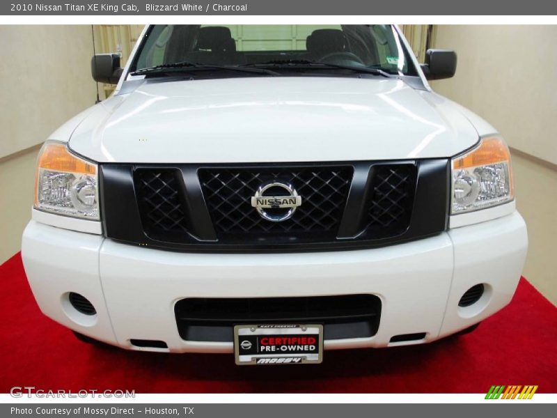 Blizzard White / Charcoal 2010 Nissan Titan XE King Cab