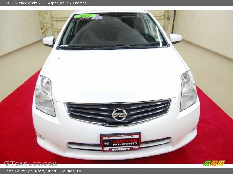Aspen White / Charcoal 2011 Nissan Sentra 2.0