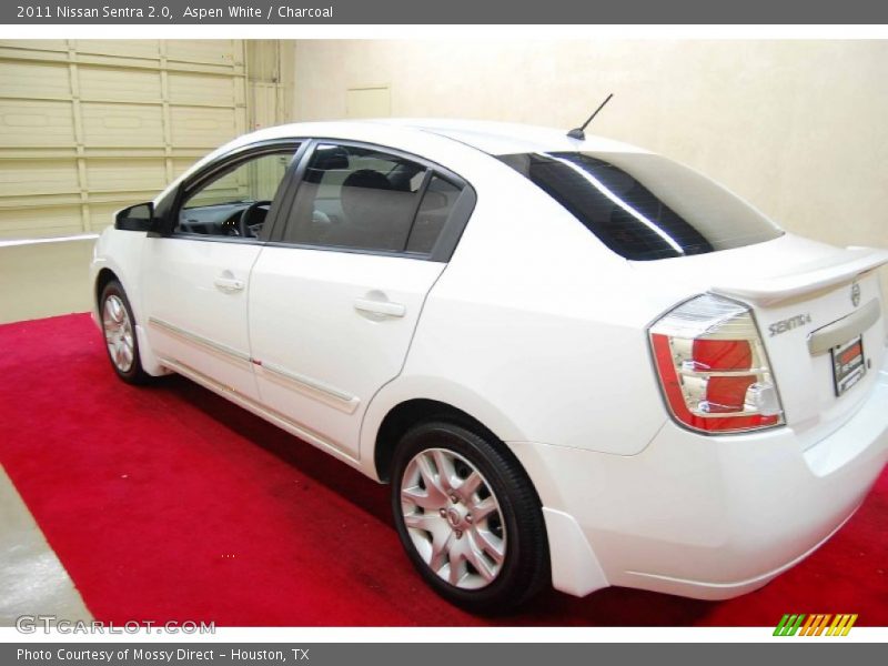 Aspen White / Charcoal 2011 Nissan Sentra 2.0