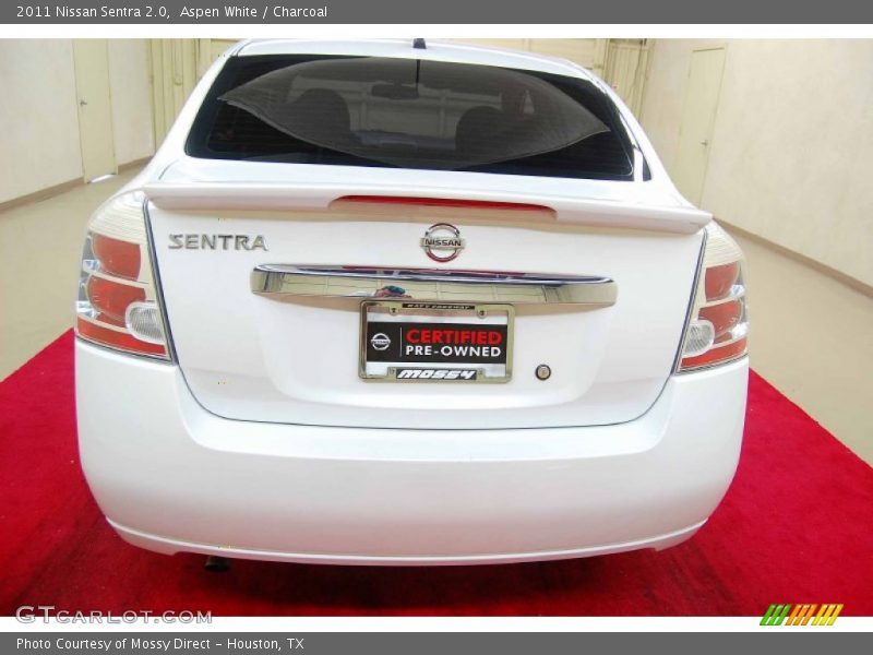 Aspen White / Charcoal 2011 Nissan Sentra 2.0
