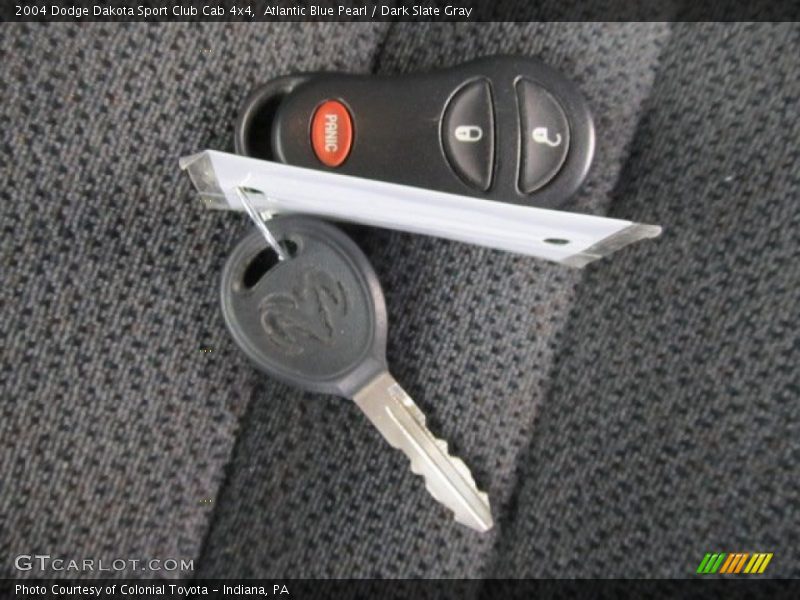 Atlantic Blue Pearl / Dark Slate Gray 2004 Dodge Dakota Sport Club Cab 4x4