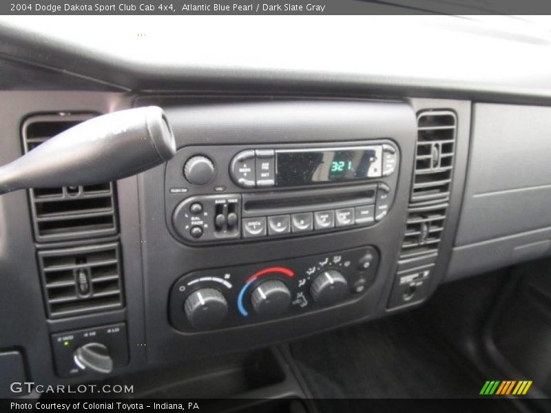 Atlantic Blue Pearl / Dark Slate Gray 2004 Dodge Dakota Sport Club Cab 4x4