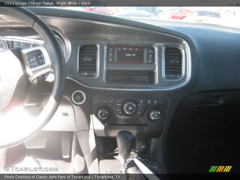 Bright White / Black 2011 Dodge Charger Rallye
