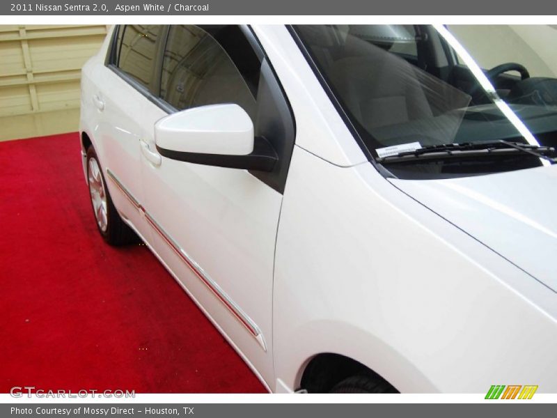 Aspen White / Charcoal 2011 Nissan Sentra 2.0