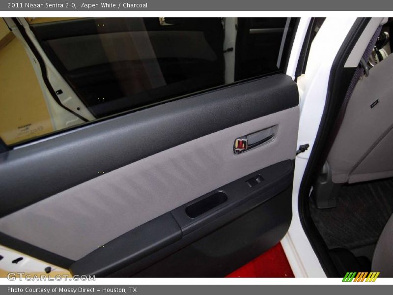 Aspen White / Charcoal 2011 Nissan Sentra 2.0