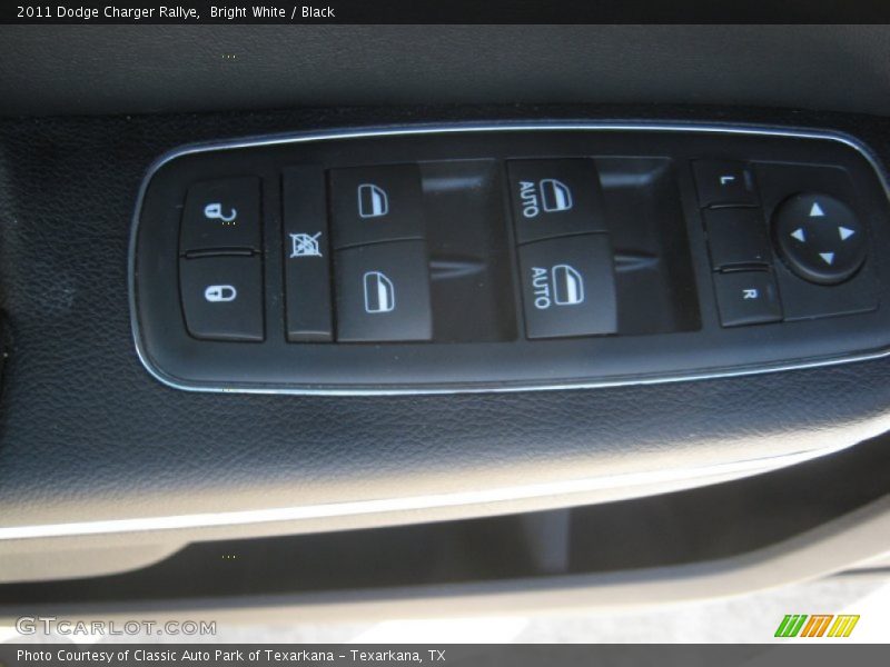 Bright White / Black 2011 Dodge Charger Rallye