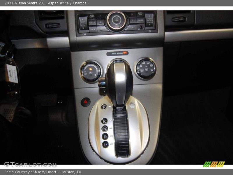 Aspen White / Charcoal 2011 Nissan Sentra 2.0