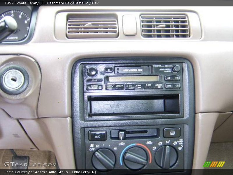 Cashmere Beige Metallic / Oak 1999 Toyota Camry CE