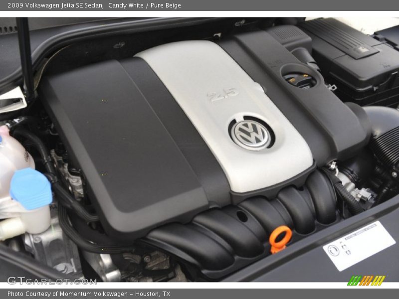 Candy White / Pure Beige 2009 Volkswagen Jetta SE Sedan