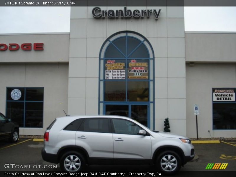 Bright Silver / Gray 2011 Kia Sorento LX