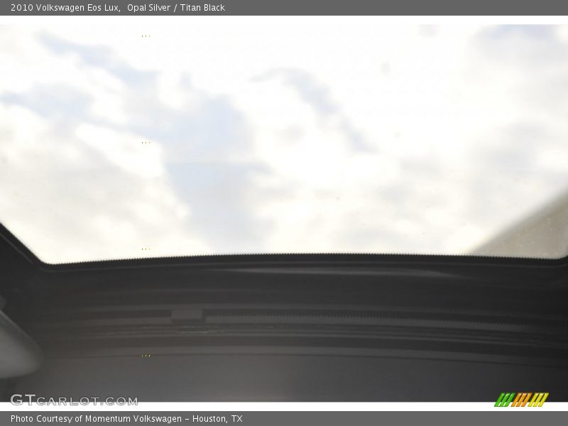 Opal Silver / Titan Black 2010 Volkswagen Eos Lux