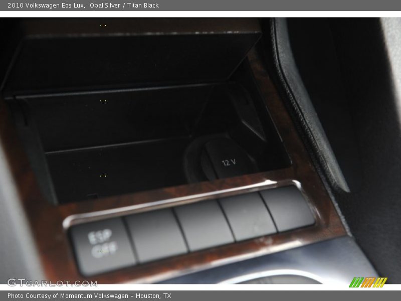 Opal Silver / Titan Black 2010 Volkswagen Eos Lux