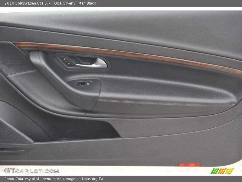Opal Silver / Titan Black 2010 Volkswagen Eos Lux