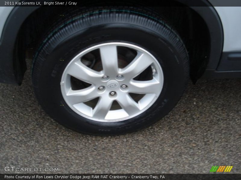 Bright Silver / Gray 2011 Kia Sorento LX