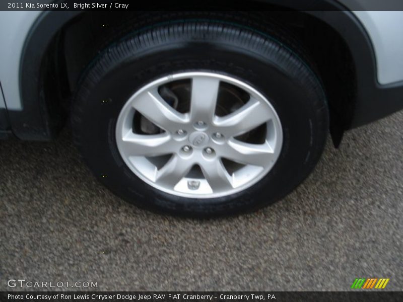 Bright Silver / Gray 2011 Kia Sorento LX