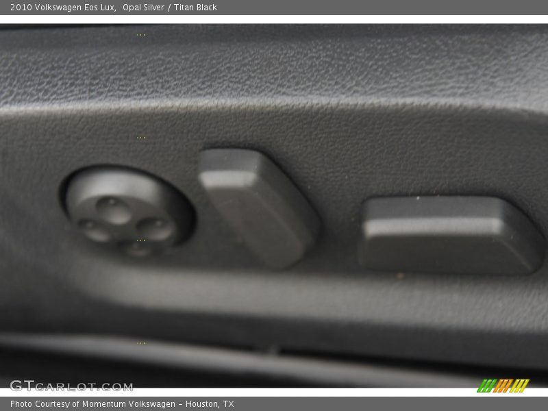 Opal Silver / Titan Black 2010 Volkswagen Eos Lux