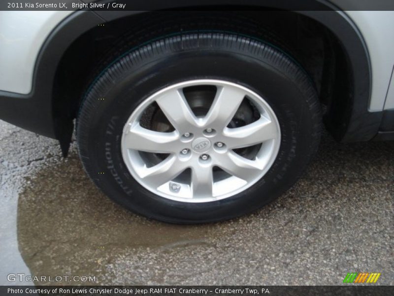 Bright Silver / Gray 2011 Kia Sorento LX