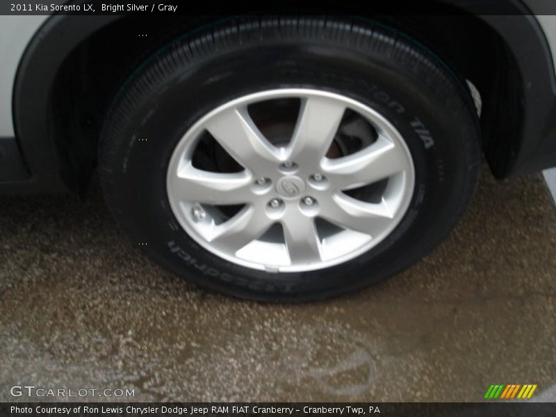 Bright Silver / Gray 2011 Kia Sorento LX