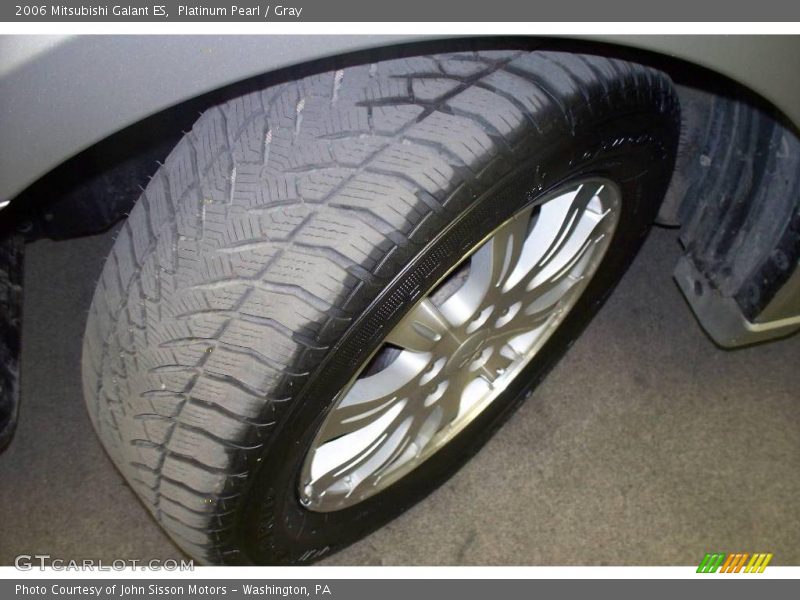 Platinum Pearl / Gray 2006 Mitsubishi Galant ES