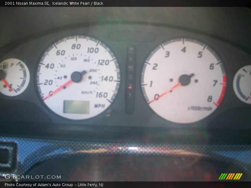 Icelandic White Pearl / Black 2001 Nissan Maxima SE