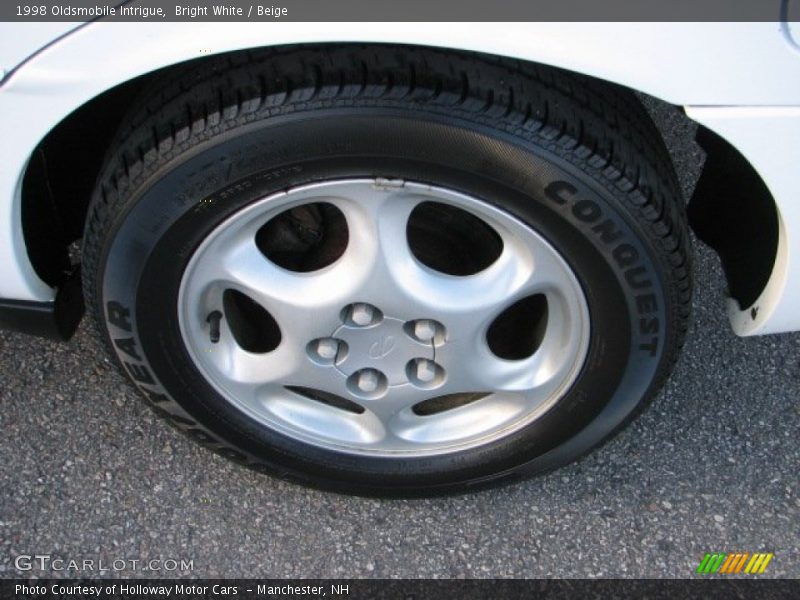 Bright White / Beige 1998 Oldsmobile Intrigue