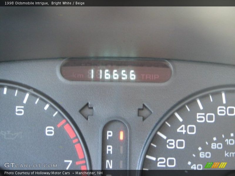 Bright White / Beige 1998 Oldsmobile Intrigue