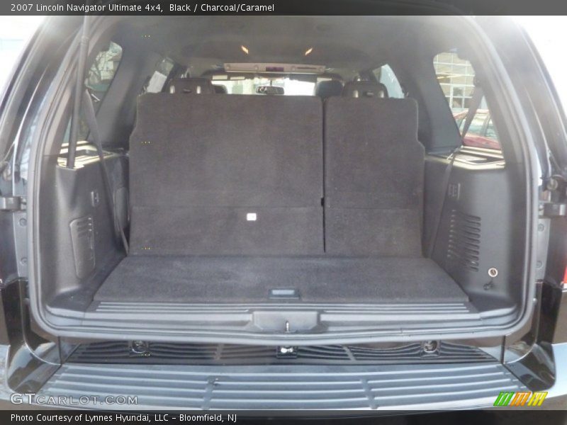  2007 Navigator Ultimate 4x4 Trunk